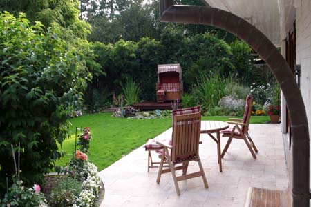 Terasse fertig mit Blick auf Strandkorb