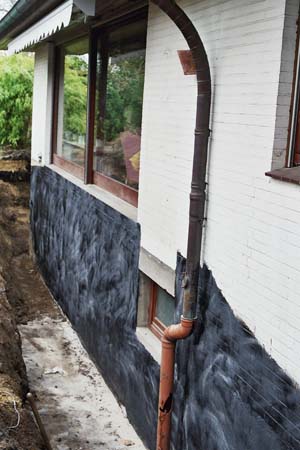 Voranstrich mit Quarzsand wegen besserer Haftung